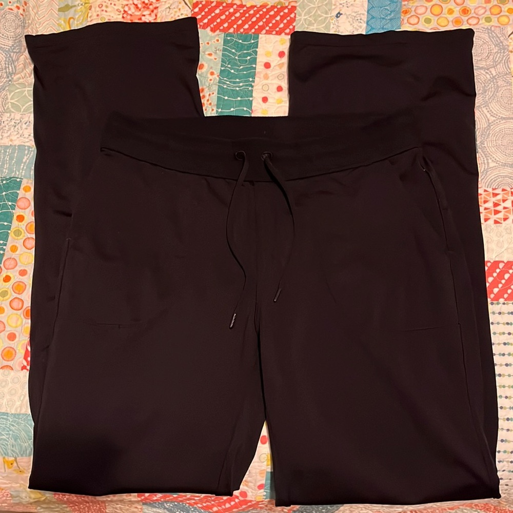 Black athleta microfleece-lined pants with pockets, medium